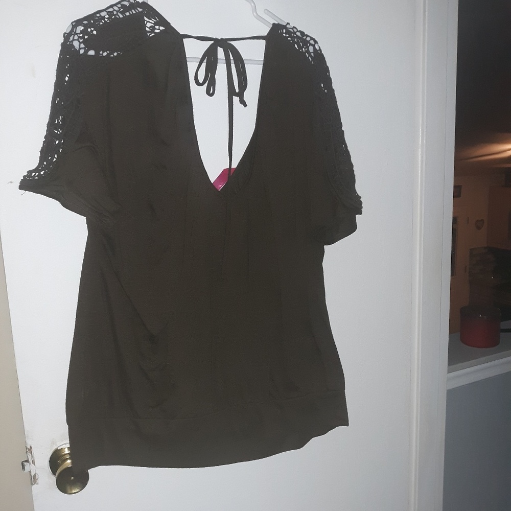 Brown size 3  pure energy shirt ties in back